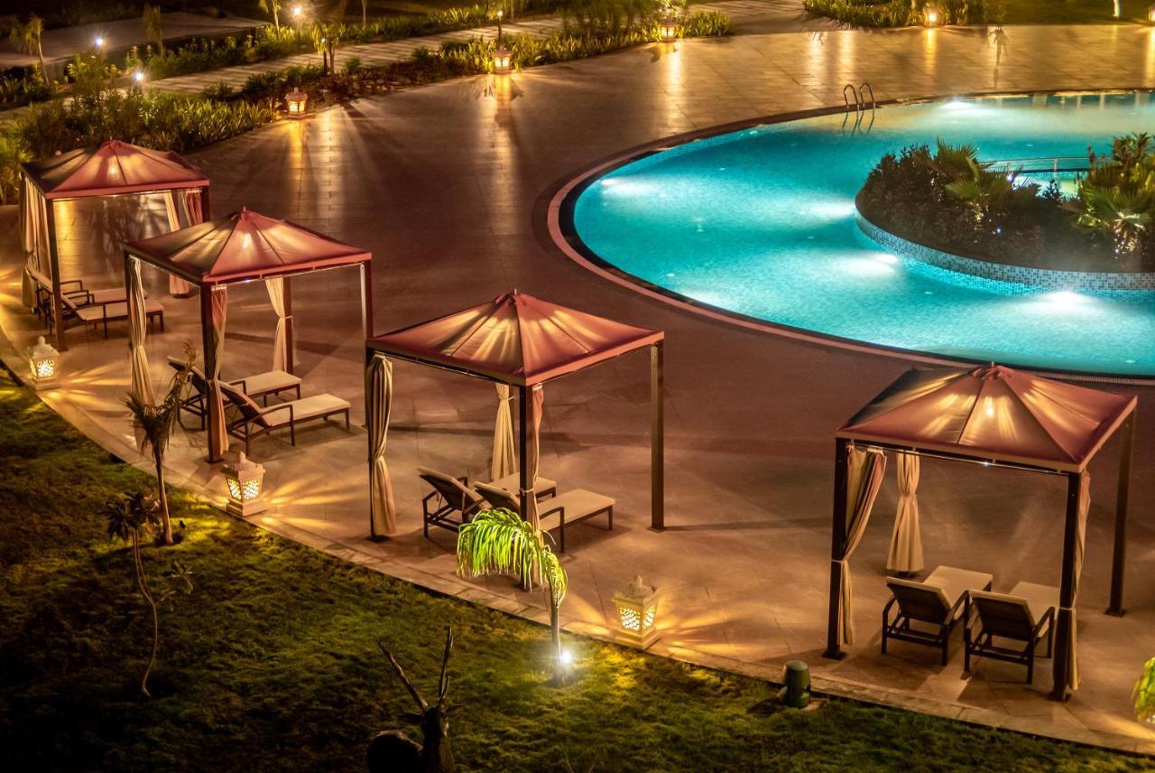 Hawthorn Suites By Wyndham Dwarka Экстерьер фото