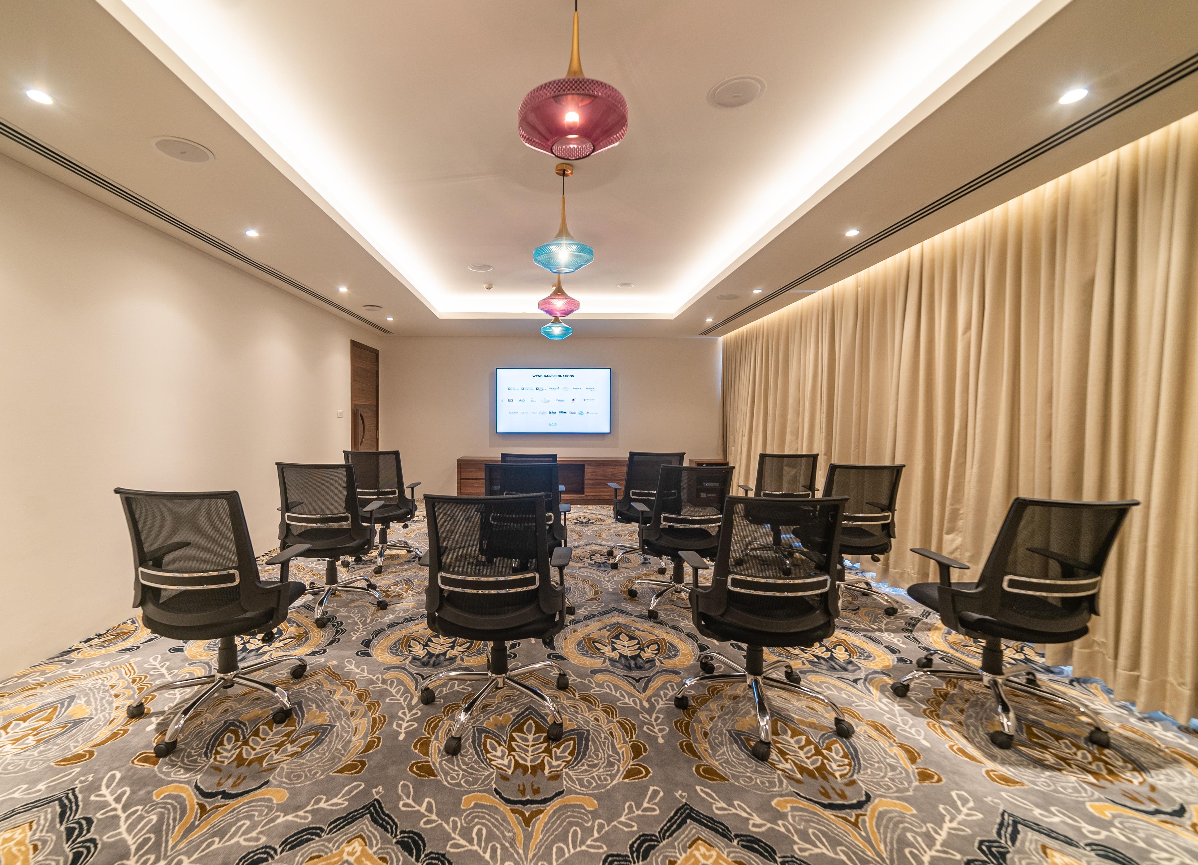 Hawthorn Suites By Wyndham Dwarka Экстерьер фото